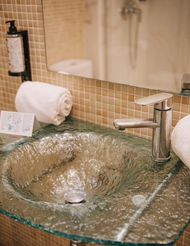 Superior Double or Twin Room with Terrace image 4