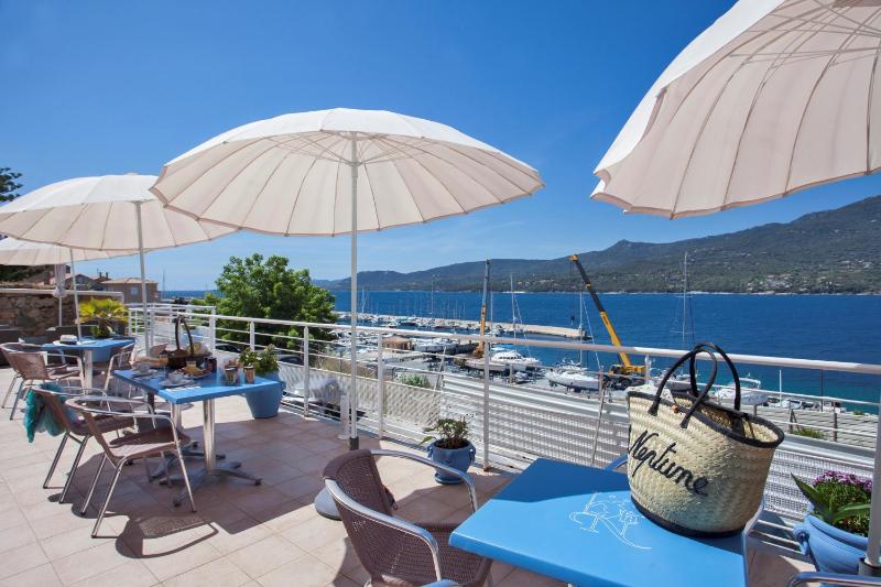 Double Room with Sea View image 1