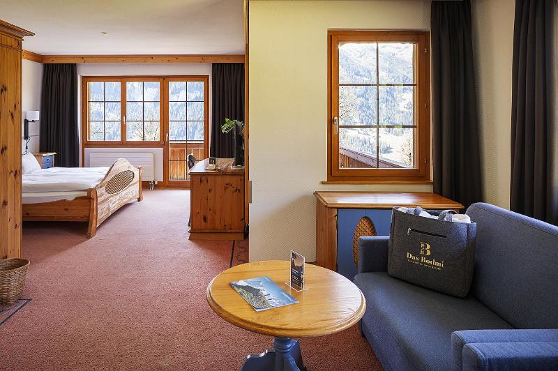 Junior Suite with Mountain View image 1