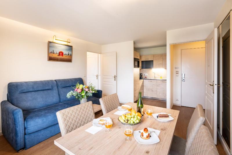 One-Bedroom Apartment image 4