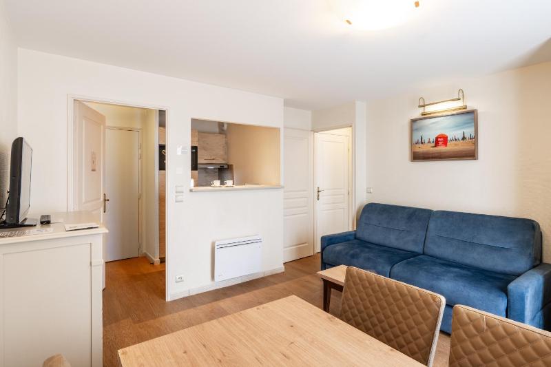 One-Bedroom Apartment image 1