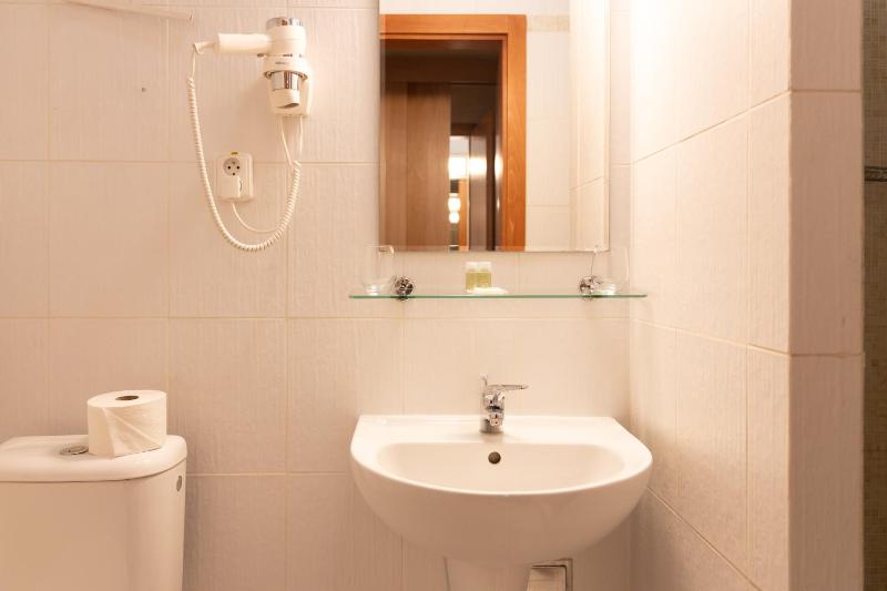 Standard Double Room image 2