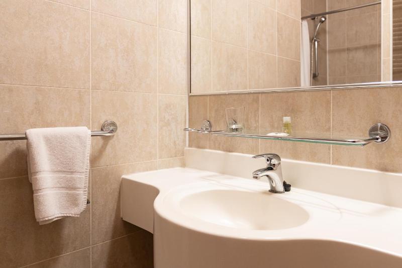 Standard Double Room image 4