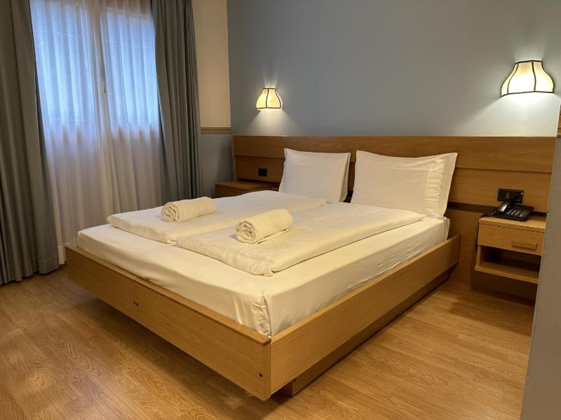 Double Room image 4