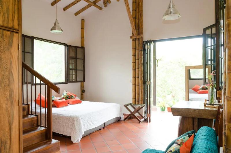Charming Coffee Region Farm Escape - image 22