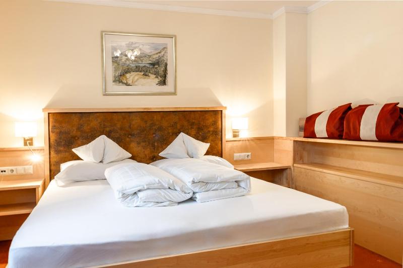 Double Room image 3