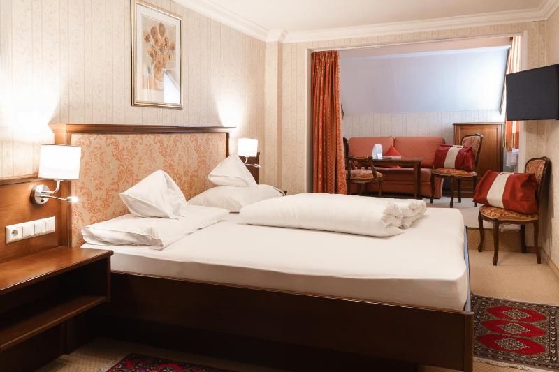 Double Room image 4