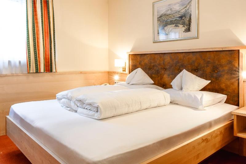 Double Room image 1