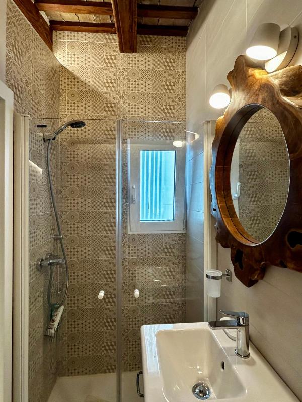 One-bedroom Loft Apartment  image 3