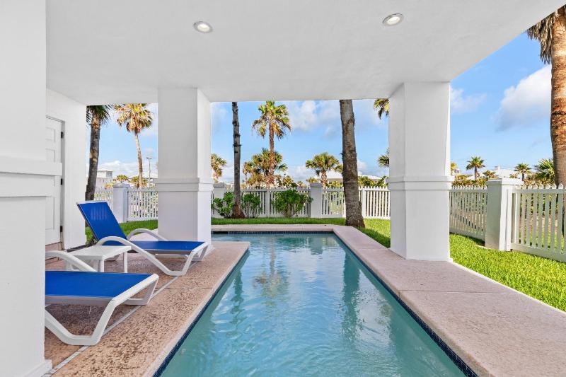Four-Bedroom Holiday Home image 3