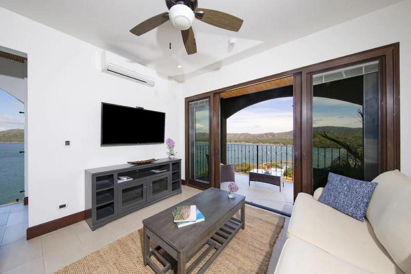 360 Splendor 101A Ocean View Breakfast - image 8