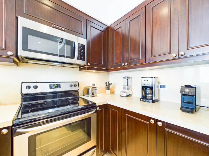 360 Splendor 206-Ocean View Condo-Breakfast Included! - image 7