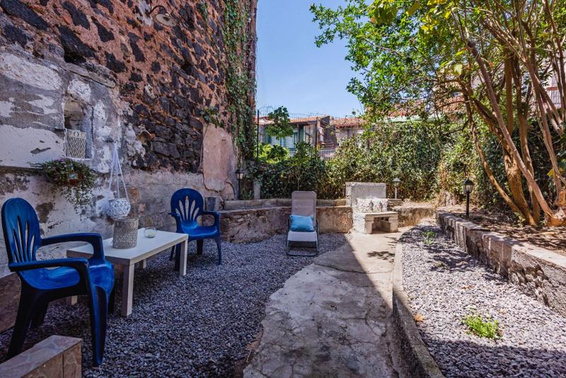 Apartment in the center w/garden Sicilian Mood - image 8