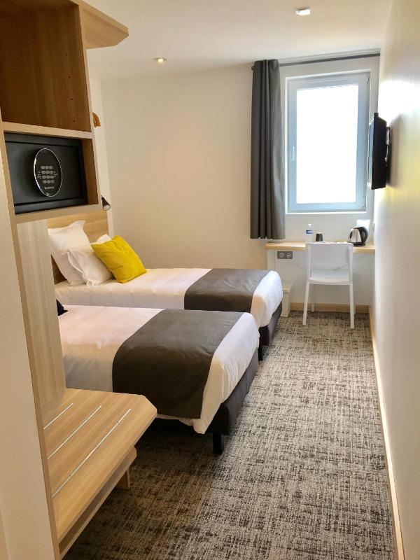 Twin Room - Non-Smoking image 3