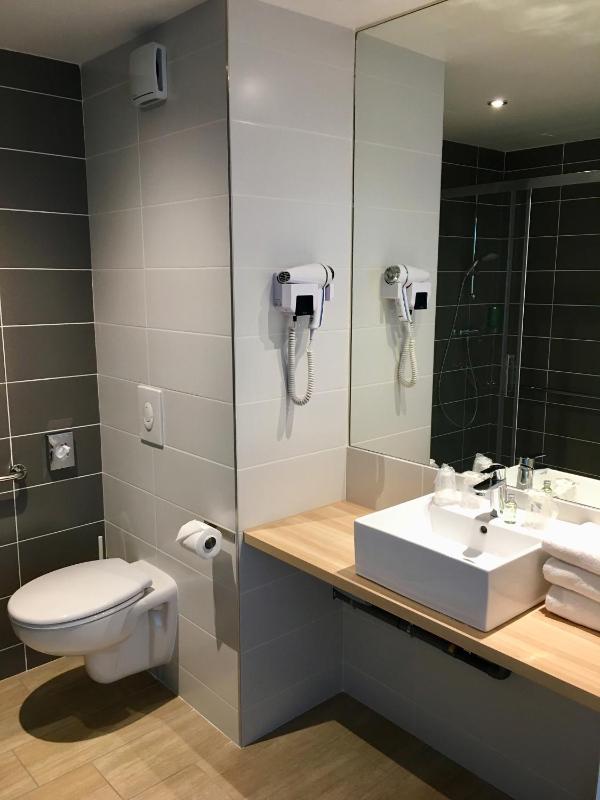 Deluxe Triple Room image 2