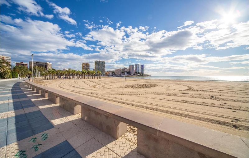 2 Bedroom Awesome Apartment In Oropesa Del Mar - image 9