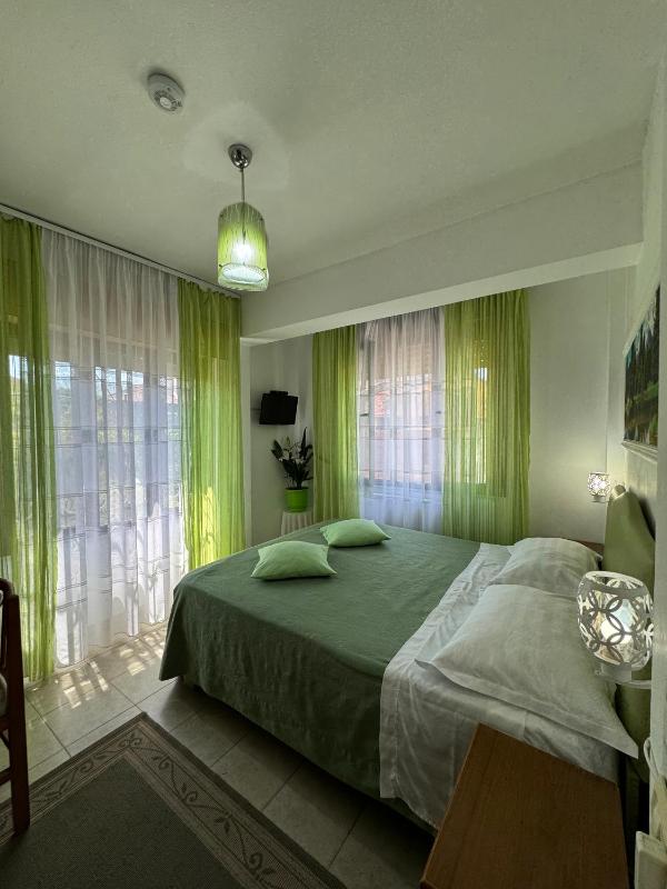 Standard Double Room image 1