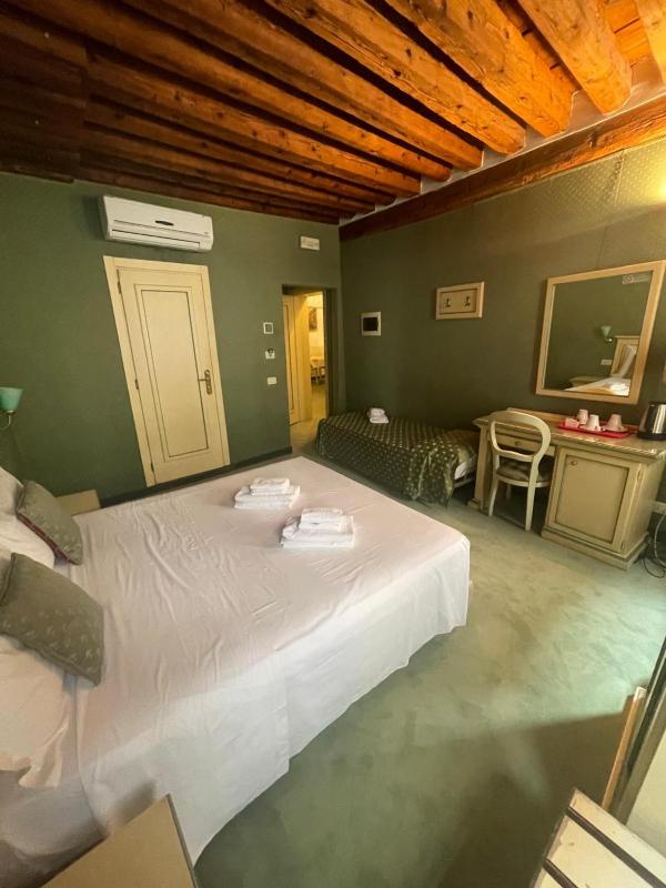 Triple Room image 1