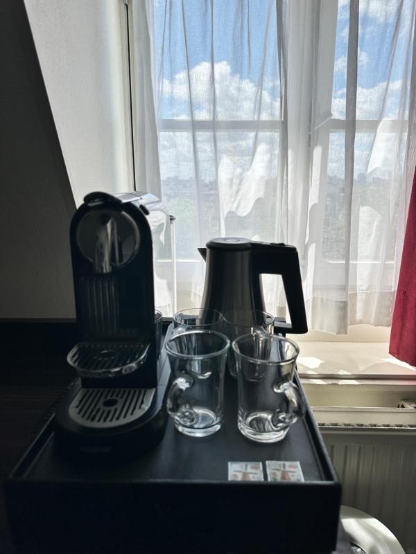 Superior Double Room with Canal View image 3