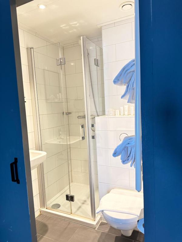 Superior Double Room with Canal View image 4