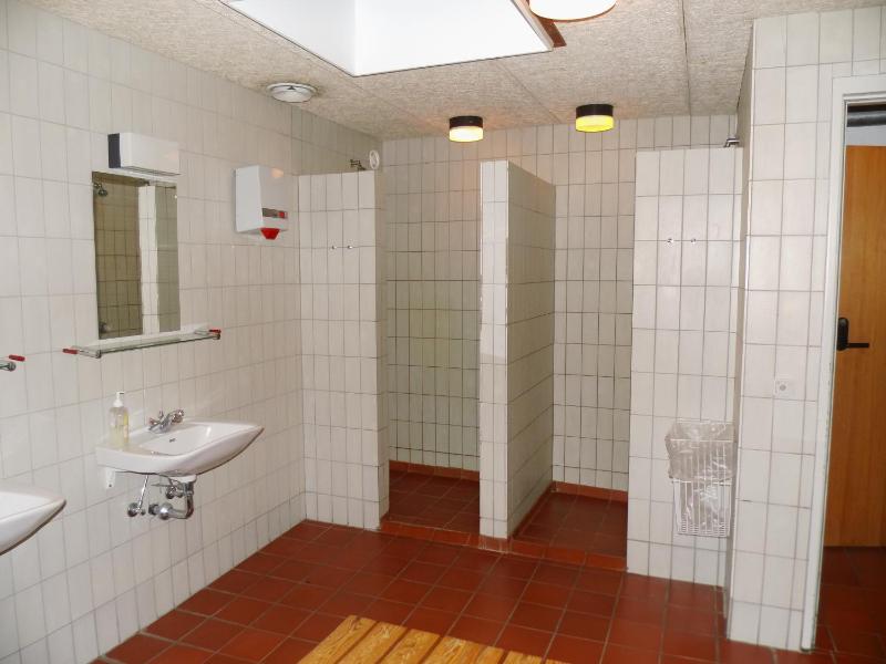 Economy Room with Shared Bathroom image 2