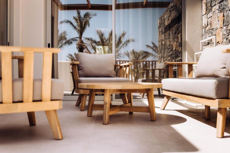 One-Bedroom Suite image 3