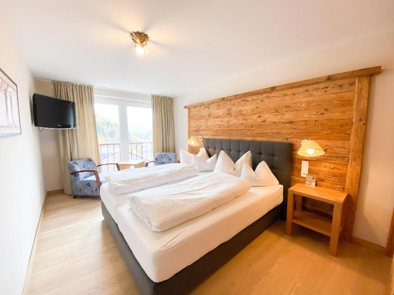 Superior Double Room with Mountain View image 3