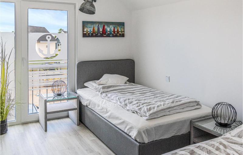 Beach Front Apartment In Büsum With Sauna - image 2