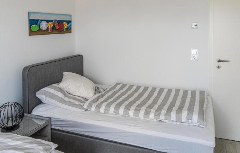 Beach Front Apartment In Büsum With Sauna - image 15