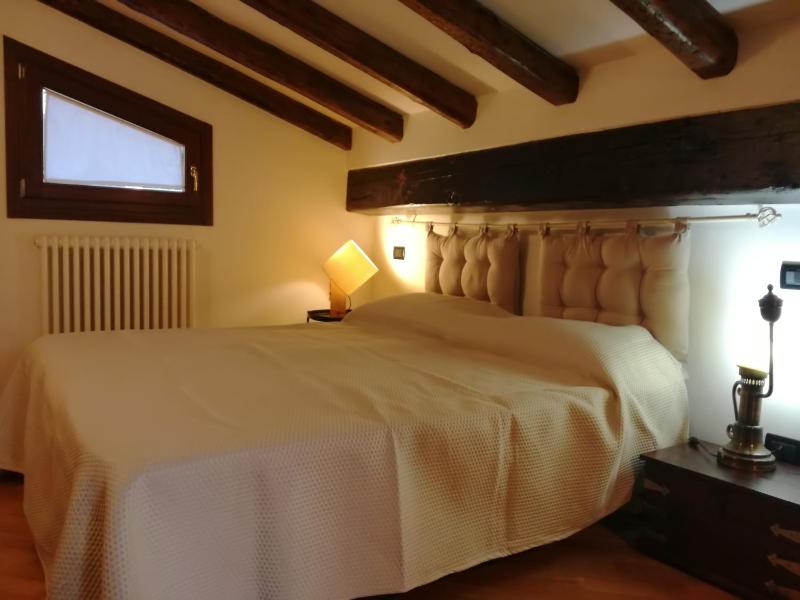 Double Room with Private External Bathroom image 2