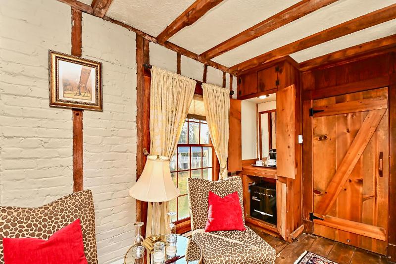 Junior Suite with Pool View image 4