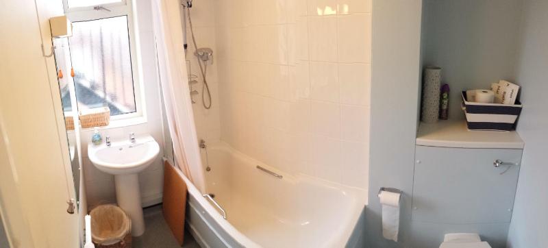 Double Room with Shared Bathroom image 3