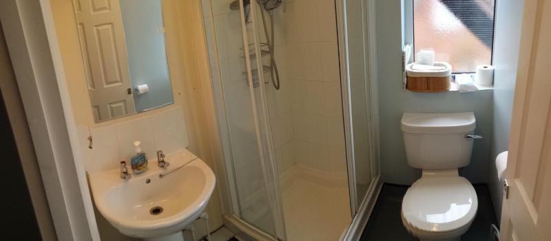 Double Room with Shared Bathroom image 2