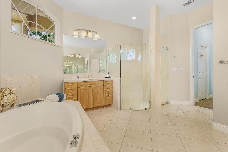 Ocean Drive SW Cape - waterfront private home locally owned & managed fair & honest pricing - image 15
