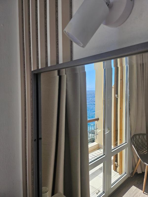 Double or Twin Room with Sea View image 3