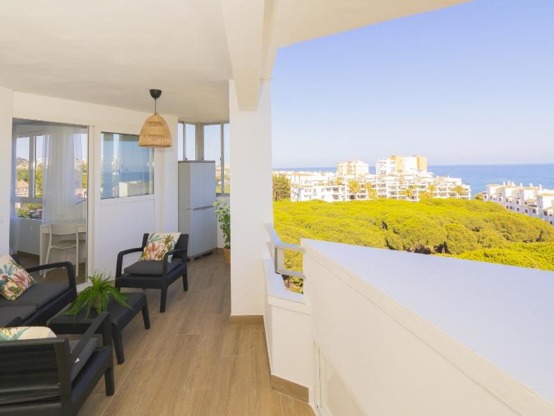 Cubo's Apartamento Algaida Calahonda Beach - image 5