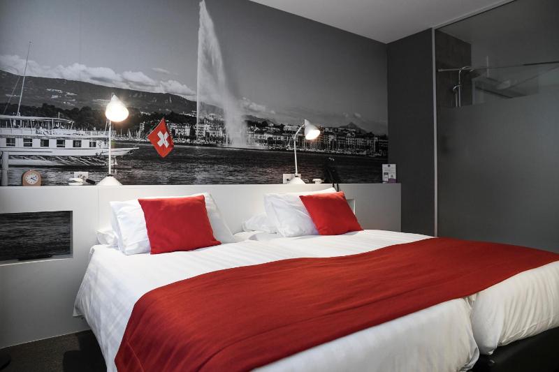 Deluxe Double Room image 3