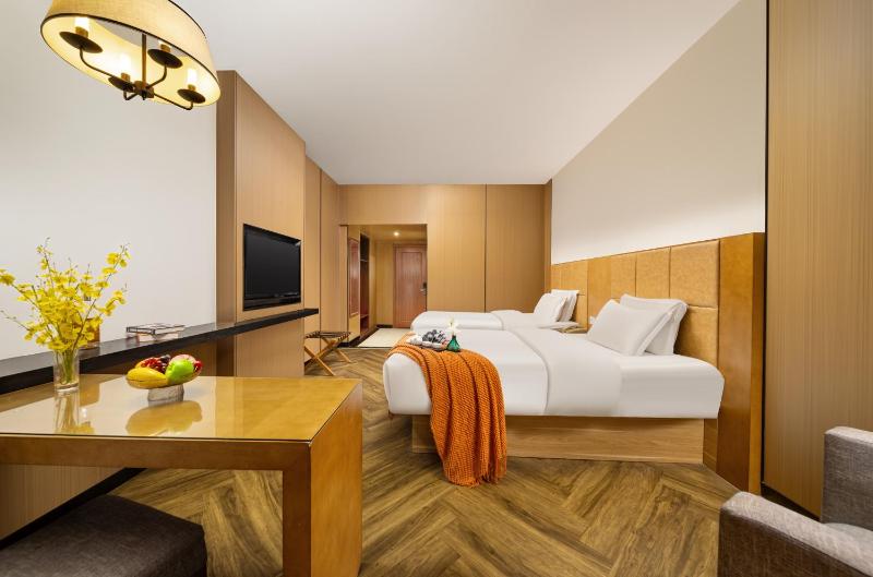 Mellow Orange Hotel - image 2