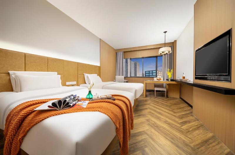 Mellow Orange Hotel - image 5