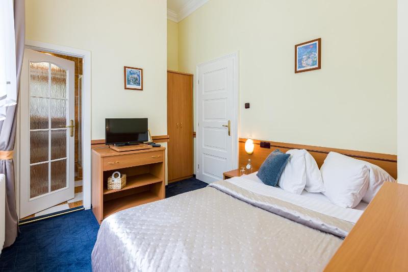 Single Room image 4