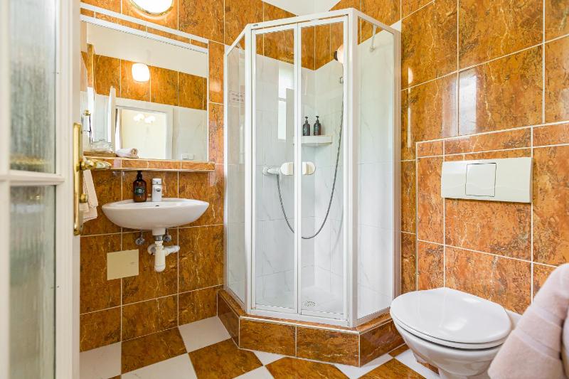 Single Room image 2