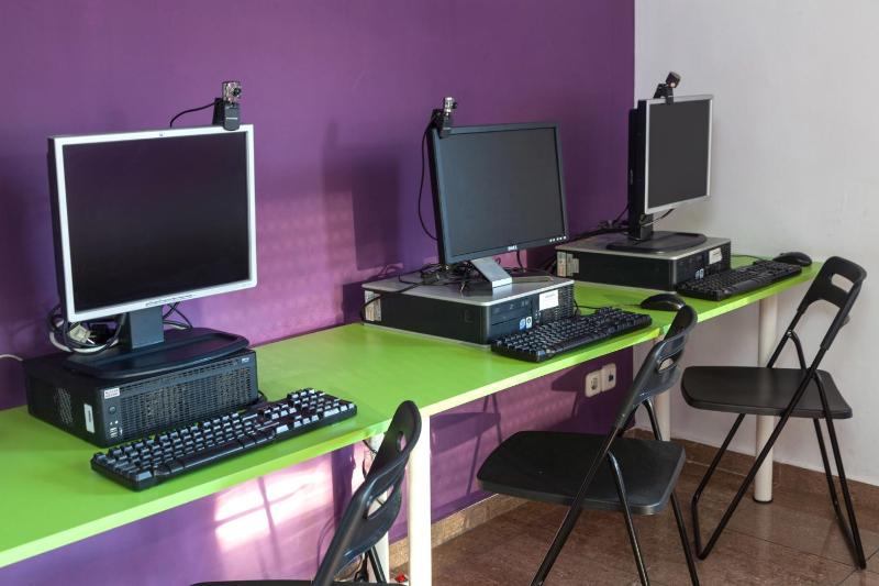 Bed in 10-Bed Mixed Dormitory Room image 3