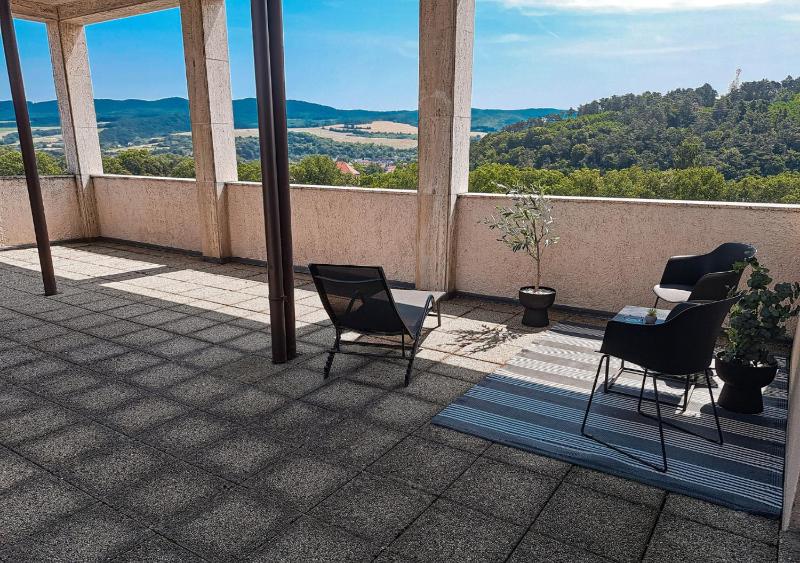 Apartment with Terrace and free access to the pool image 2