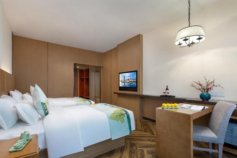 Mellow Orange Hotel - image 12