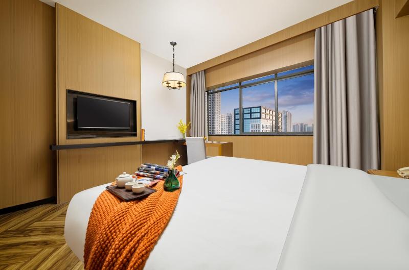 Mellow Orange Hotel - image 17