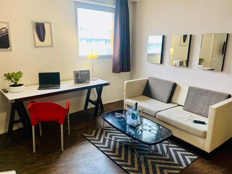 Executive Suite image 3