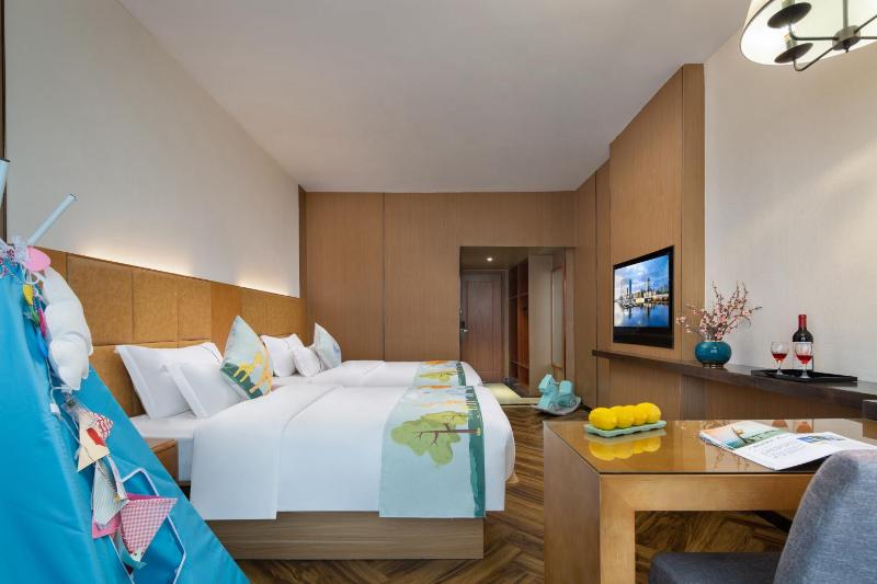 Mellow Orange Hotel - image 6