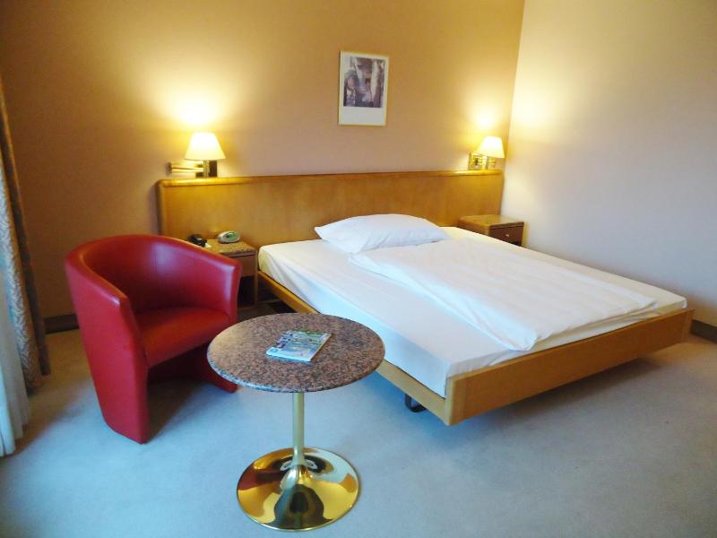 Single Room image 4