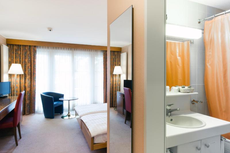 Double Room image 1