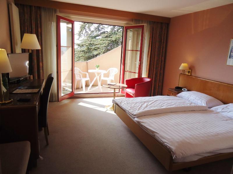 Double Room with Balcony image 1